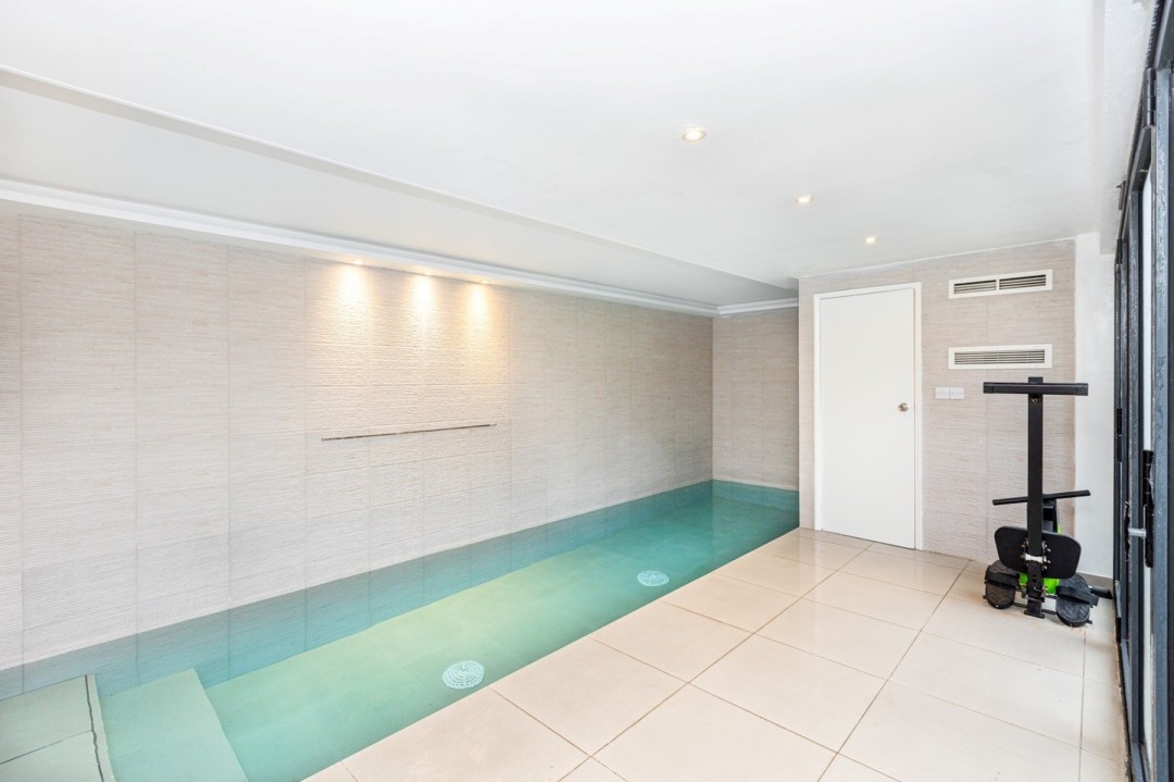 5 bedroom Semi-detached house For Sale