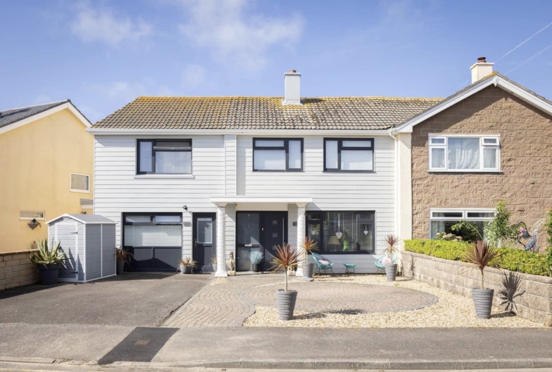 5 bedroom Semi-detached house For Sale