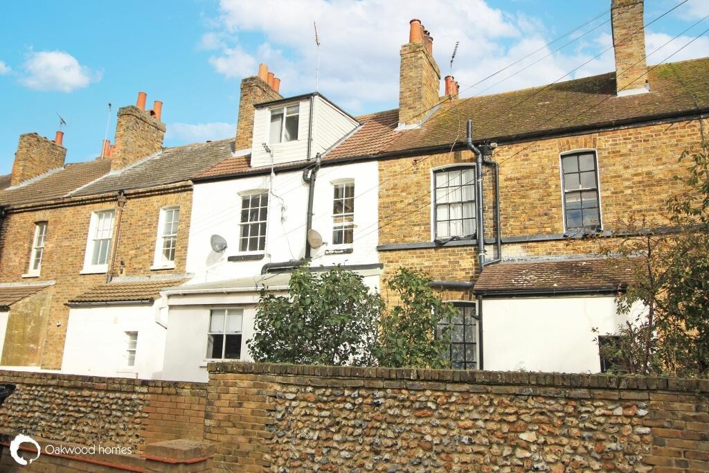 6 bedroom Terraced House For Sale