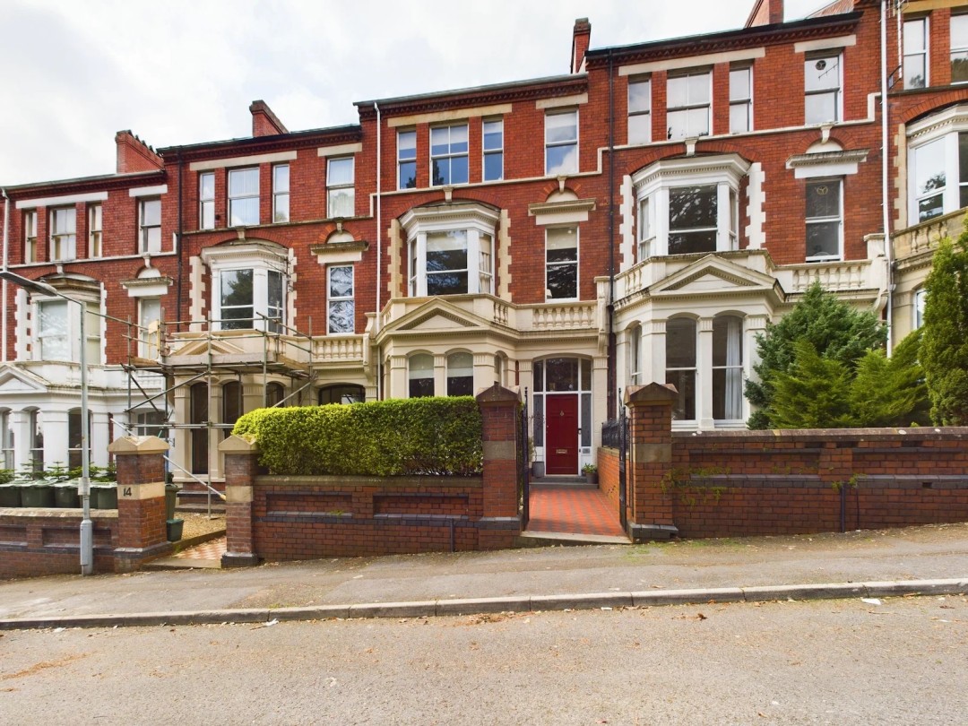 7 bedroom Terraced House For Sale