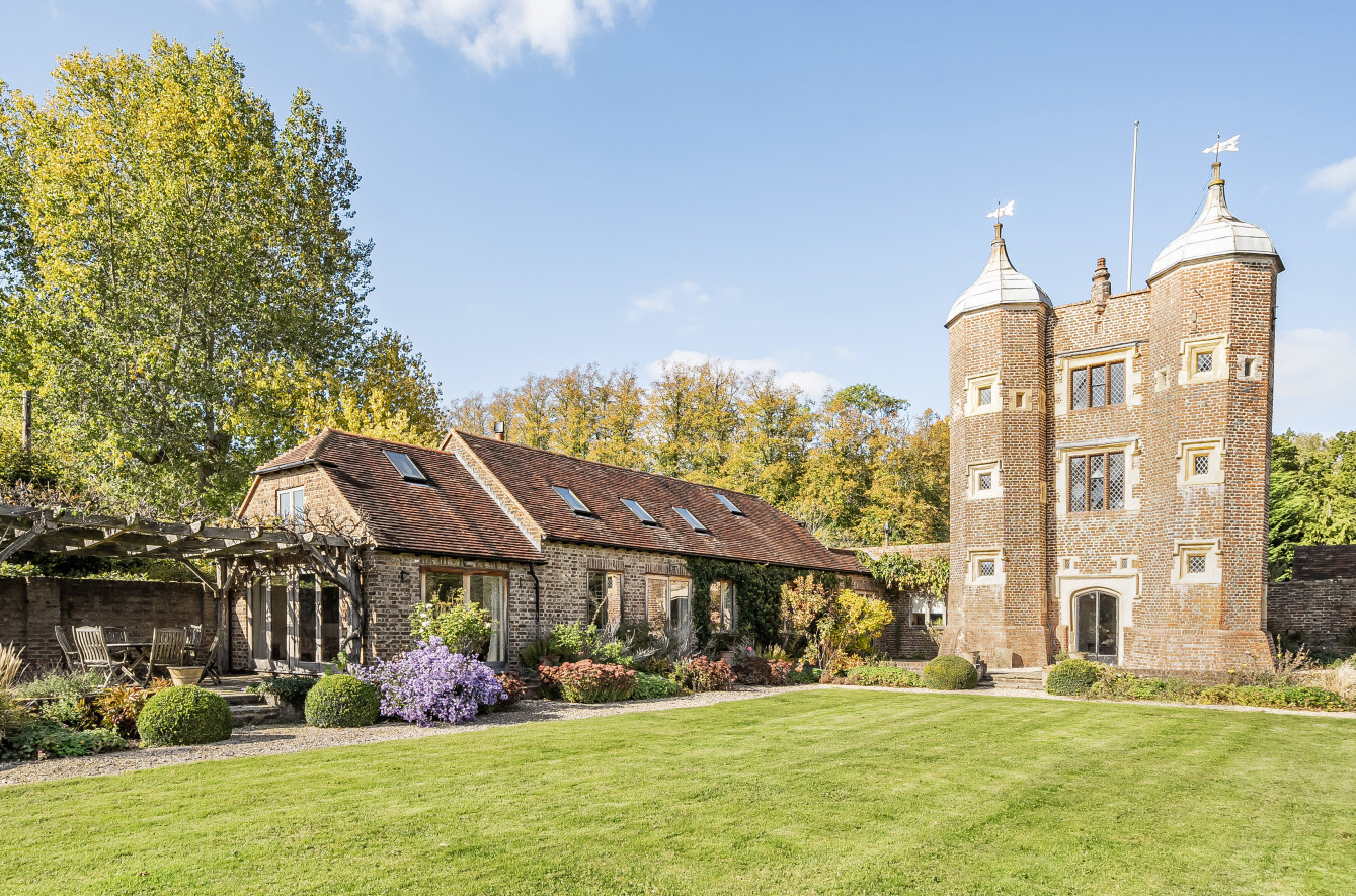 5 bedroom House (unspecified) For Sale