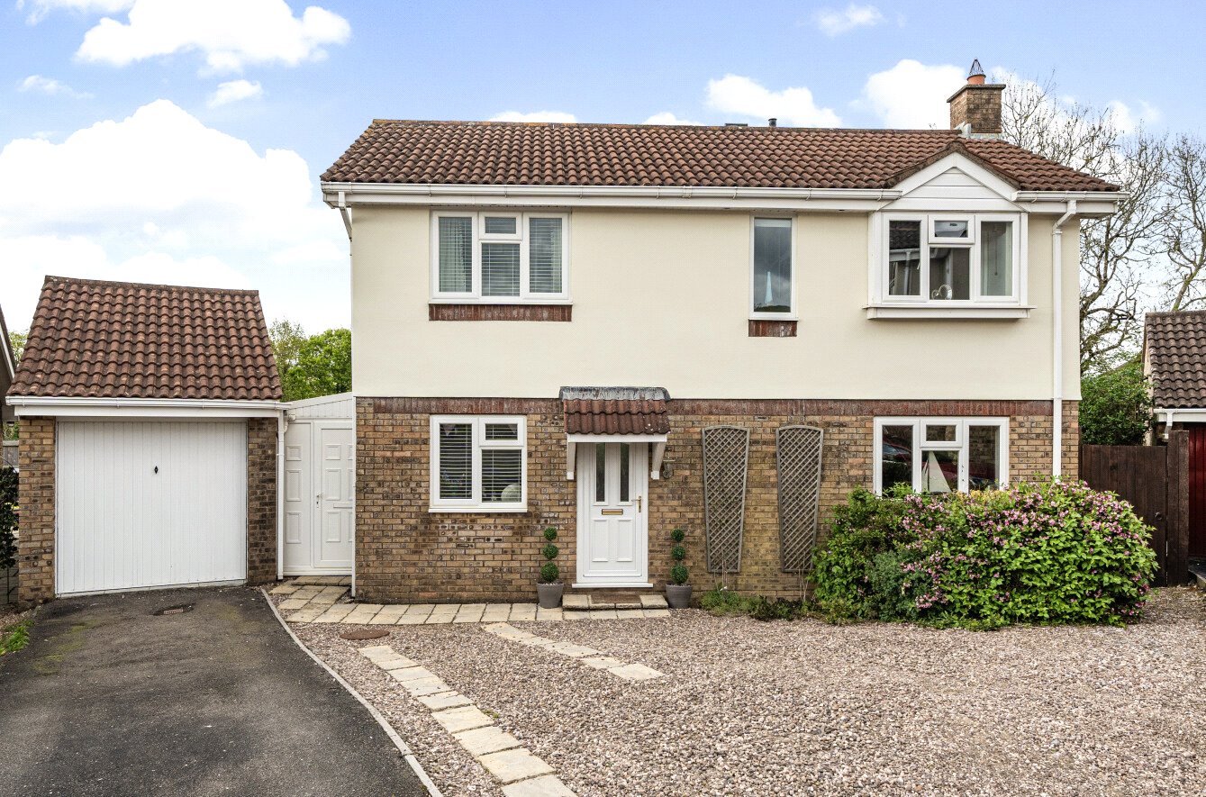4 bedroom Detached house Under Offer