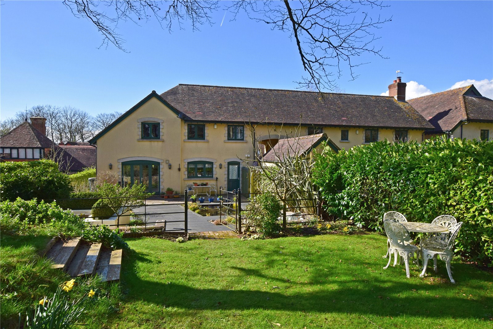 5 bedroom House (unspecified) Under Offer