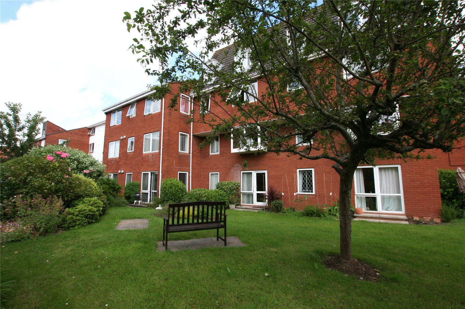 1 bedroom Flat share Sold