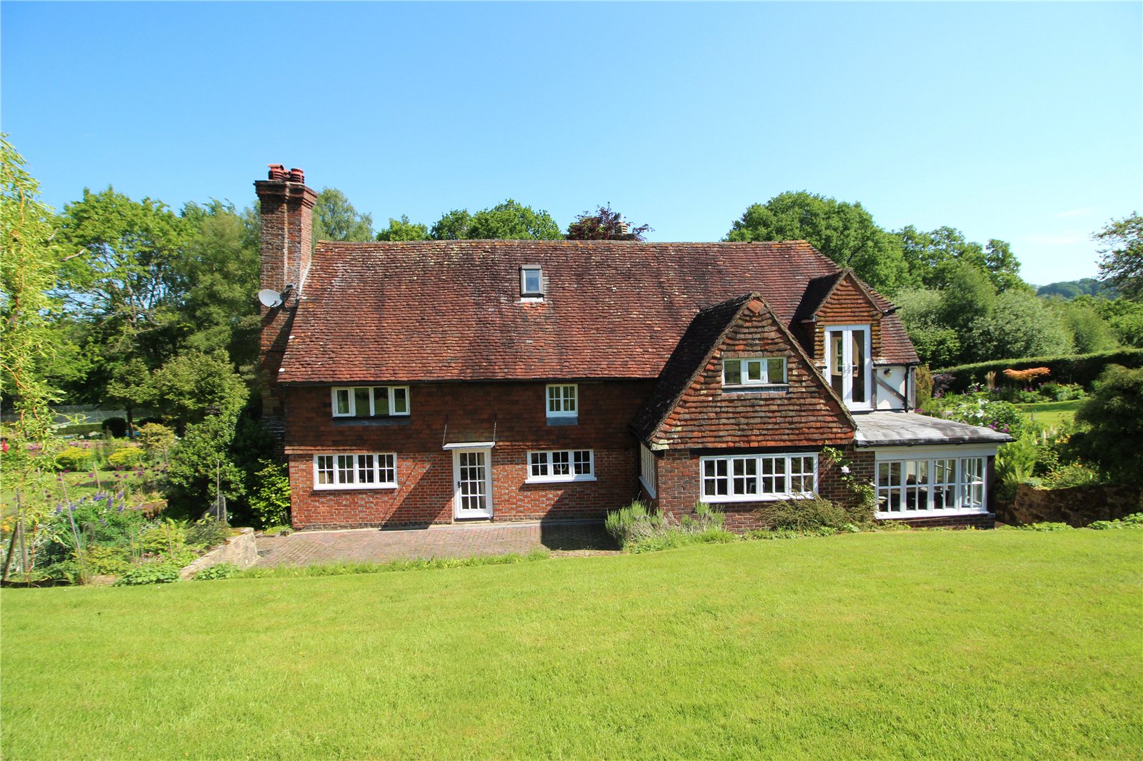 5 bedroom House (unspecified) Under Offer