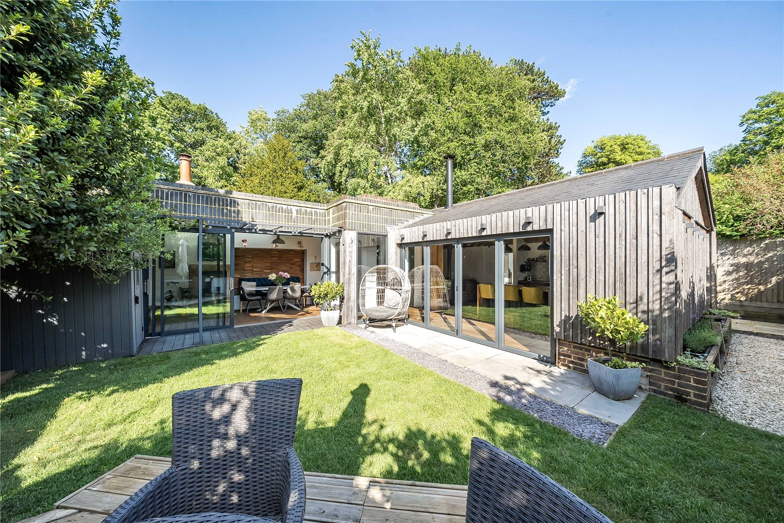3 bedroom Detached house Under Offer
