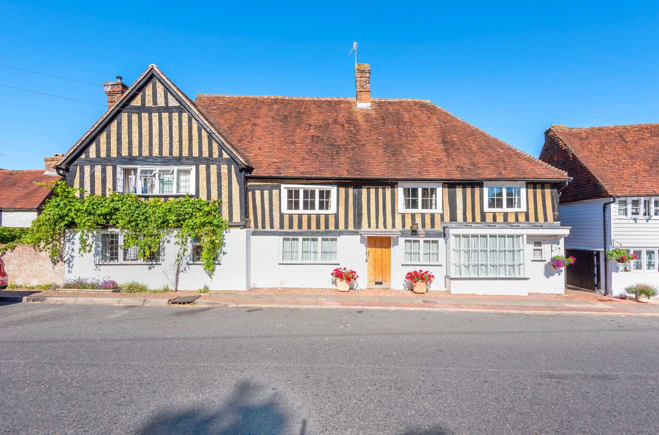 4 bedroom House (unspecified) Under Offer
