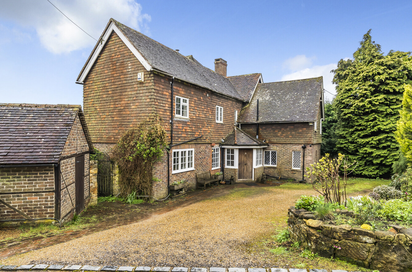 5 bedroom House (unspecified) Under Offer