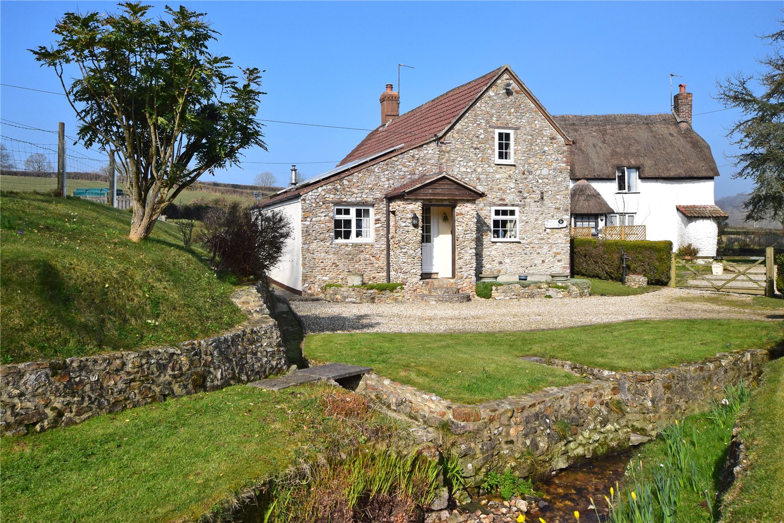 3 bedroom Detached house Under Offer