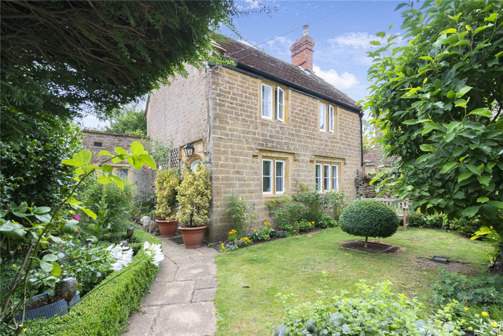 2 bedroom Detached house Sold
