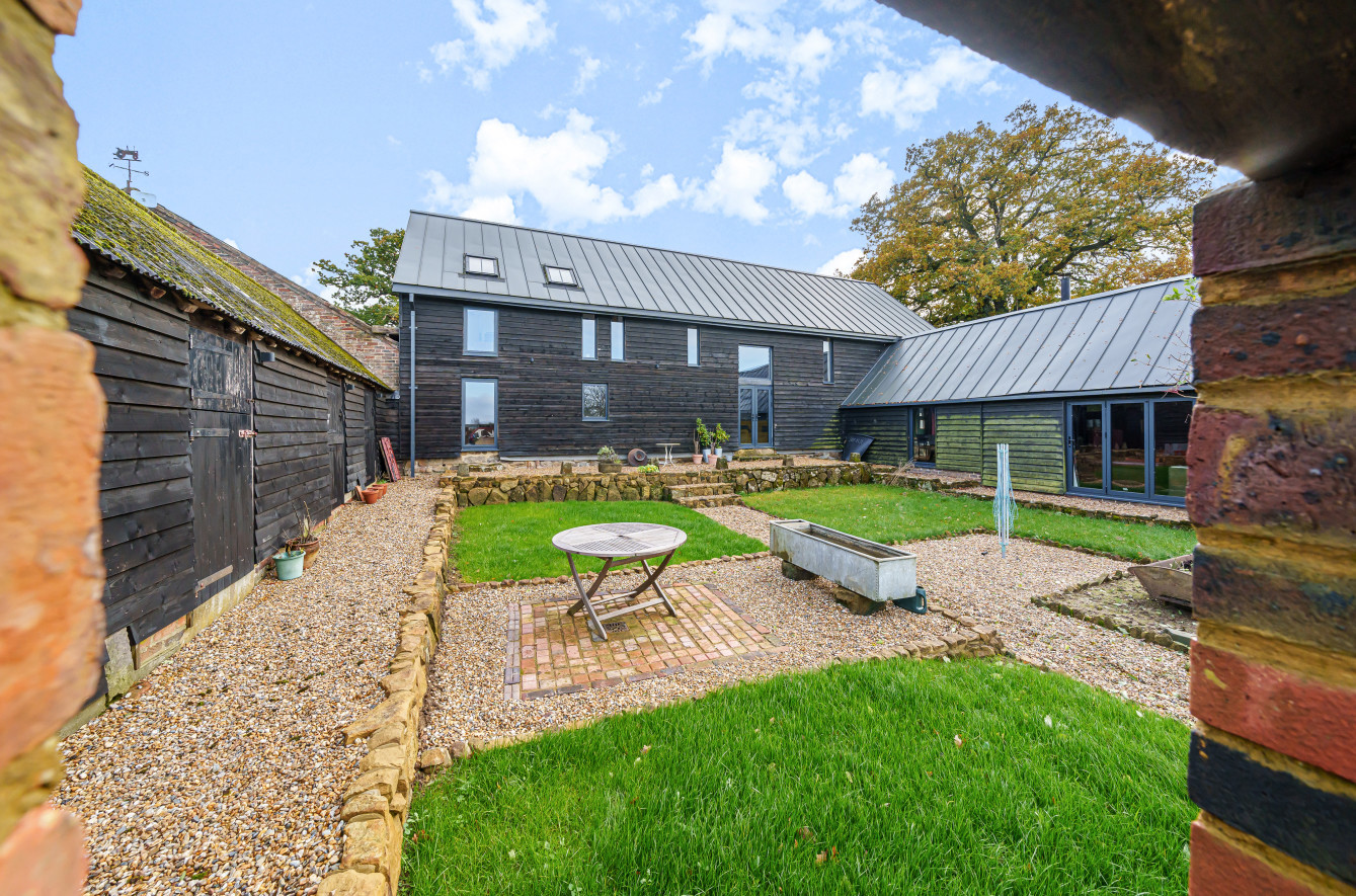 5 bedroom Barn Conversion Under Offer