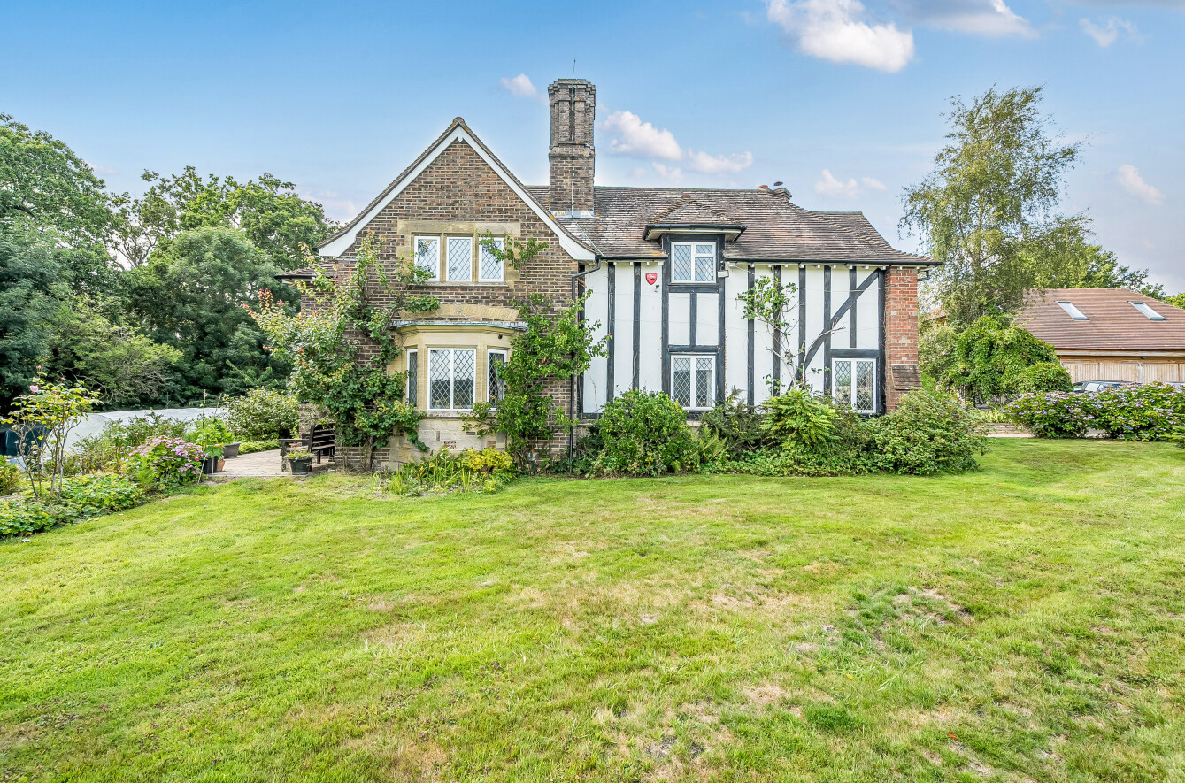 4 bedroom Detached house Under Offer