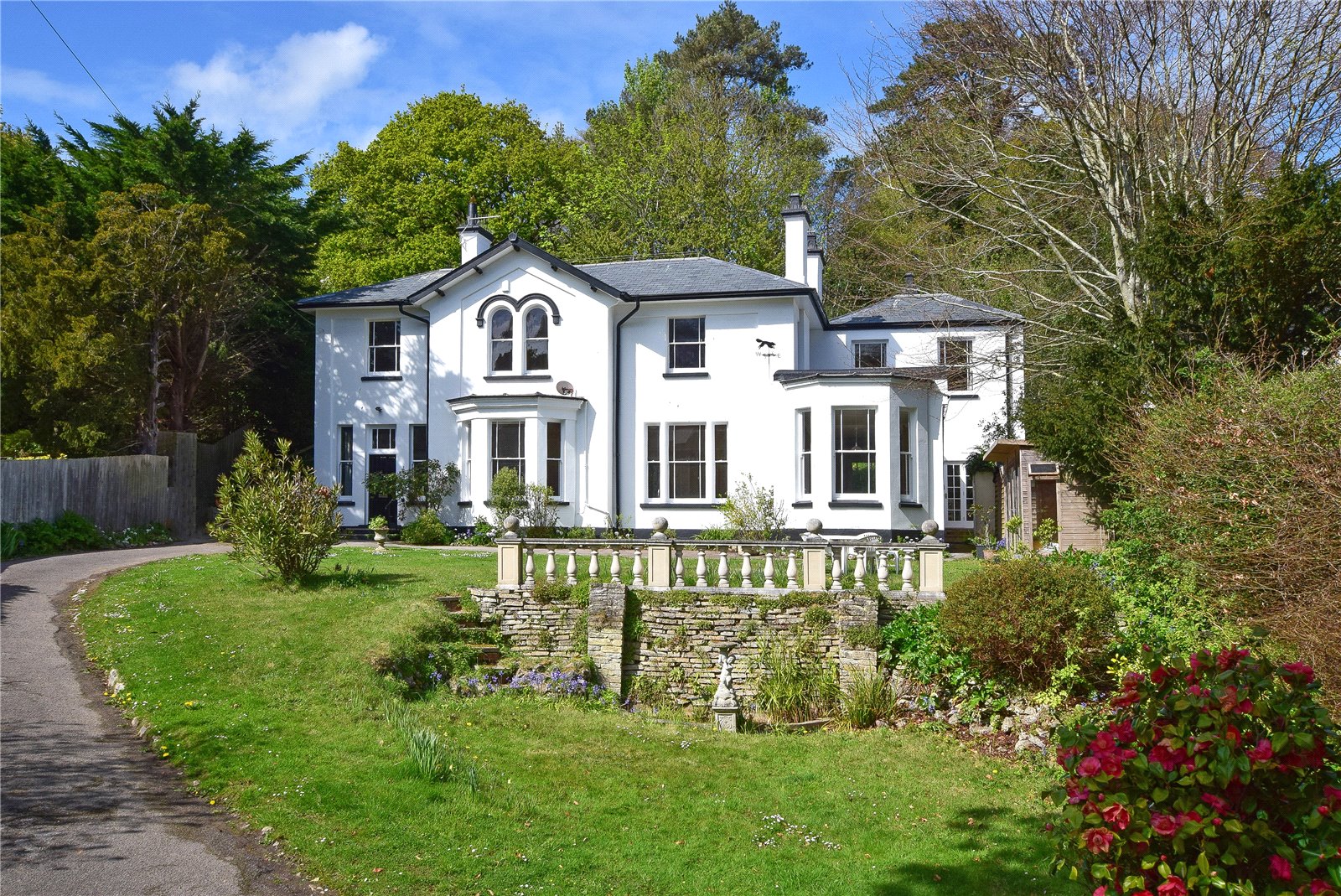 6 bedroom House (unspecified) Sold