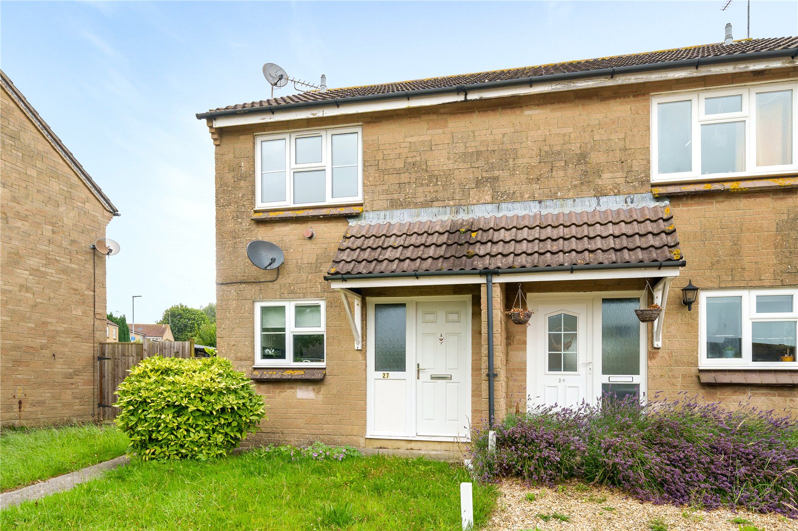 2 bedroom Semi-detached house Sold