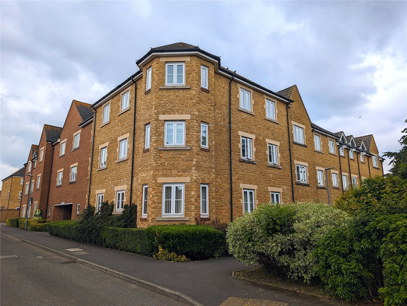 2 bedroom Flat share Sold