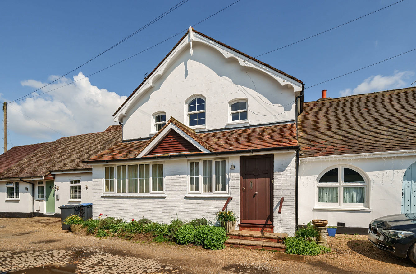 3 bedroom House (unspecified) Under Offer