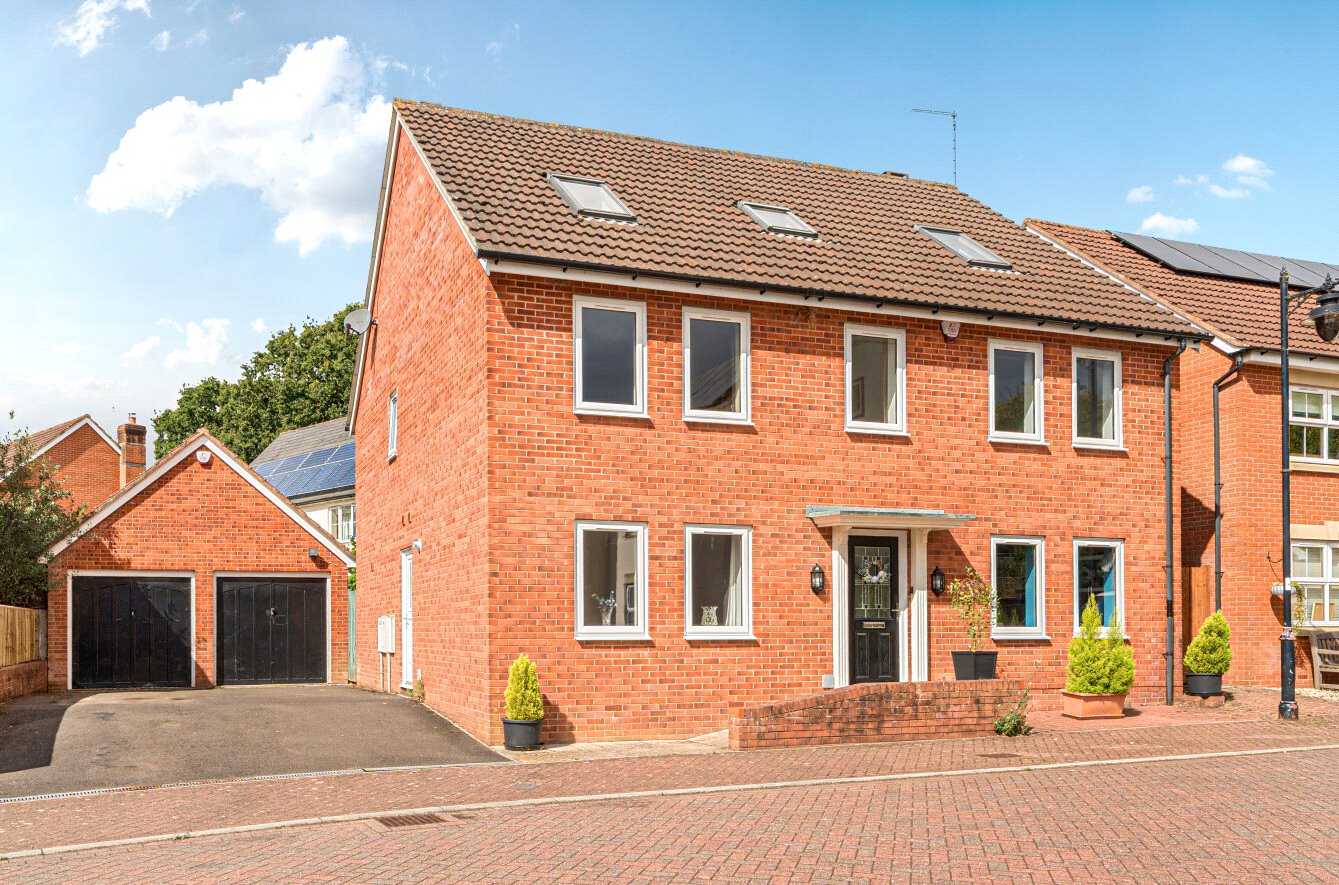 6 bedroom Detached house For Sale