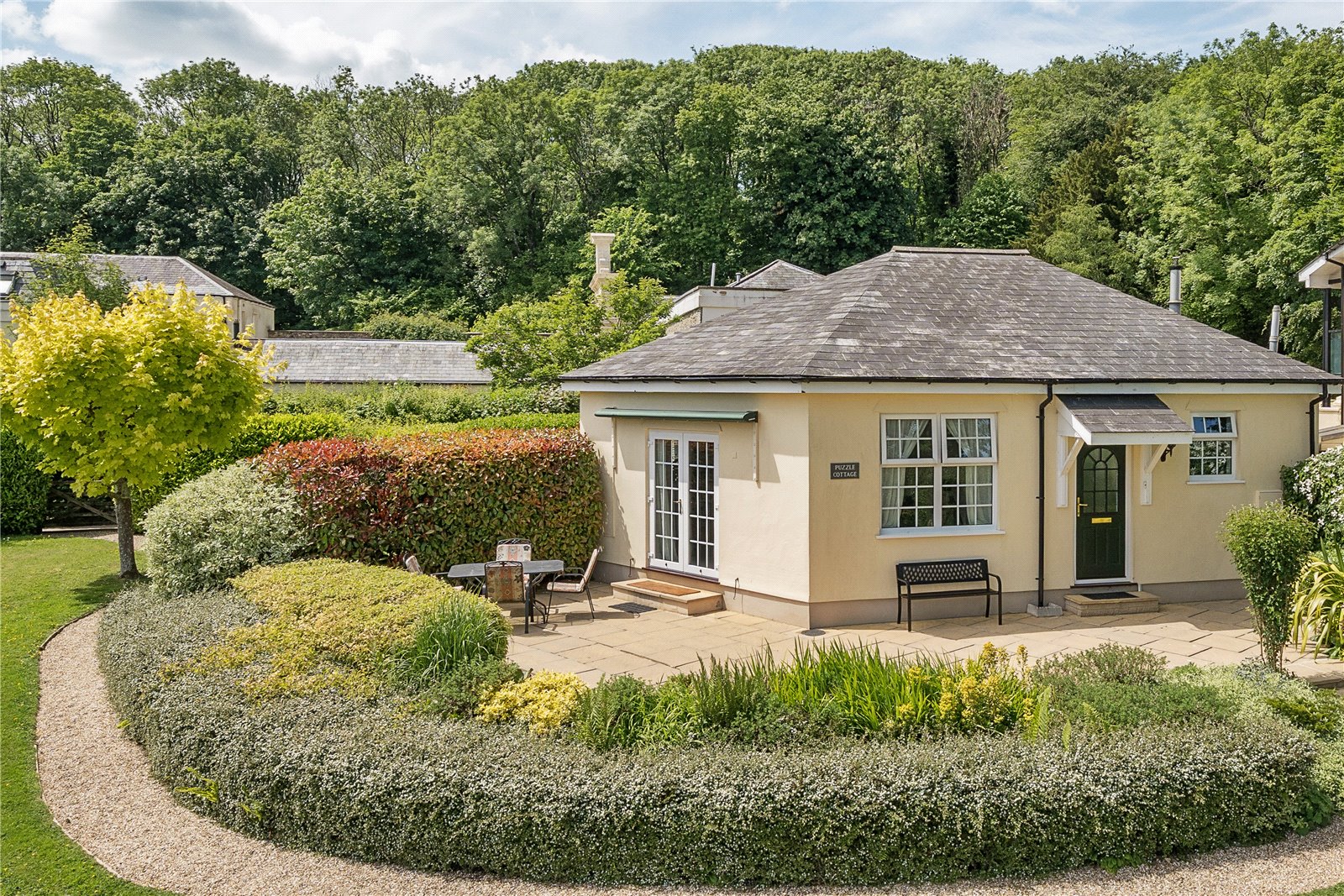 2 bedroom Detached house For Sale