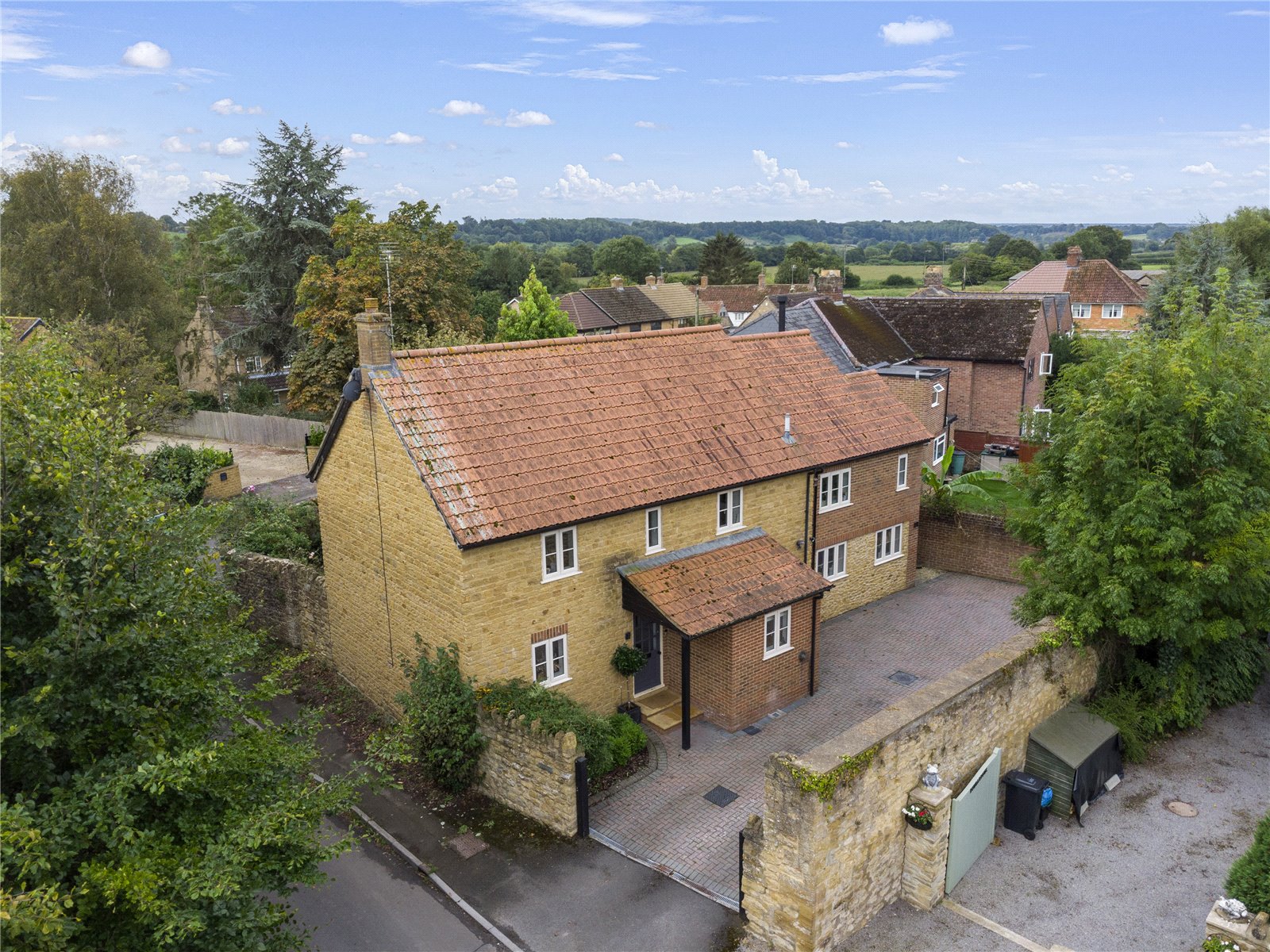 4 bedroom House (unspecified) Sold