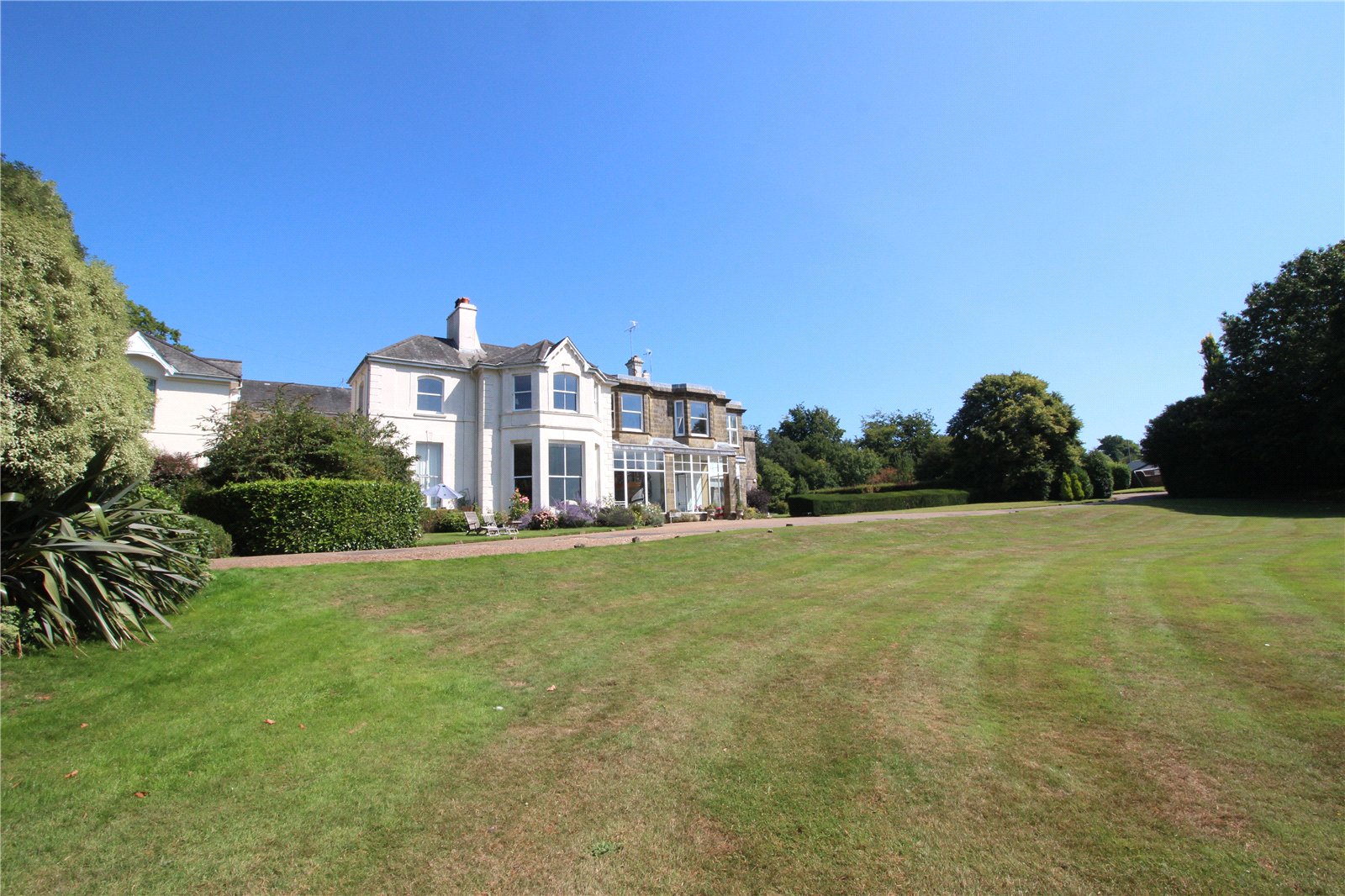 3 bedroom Flat share For Sale