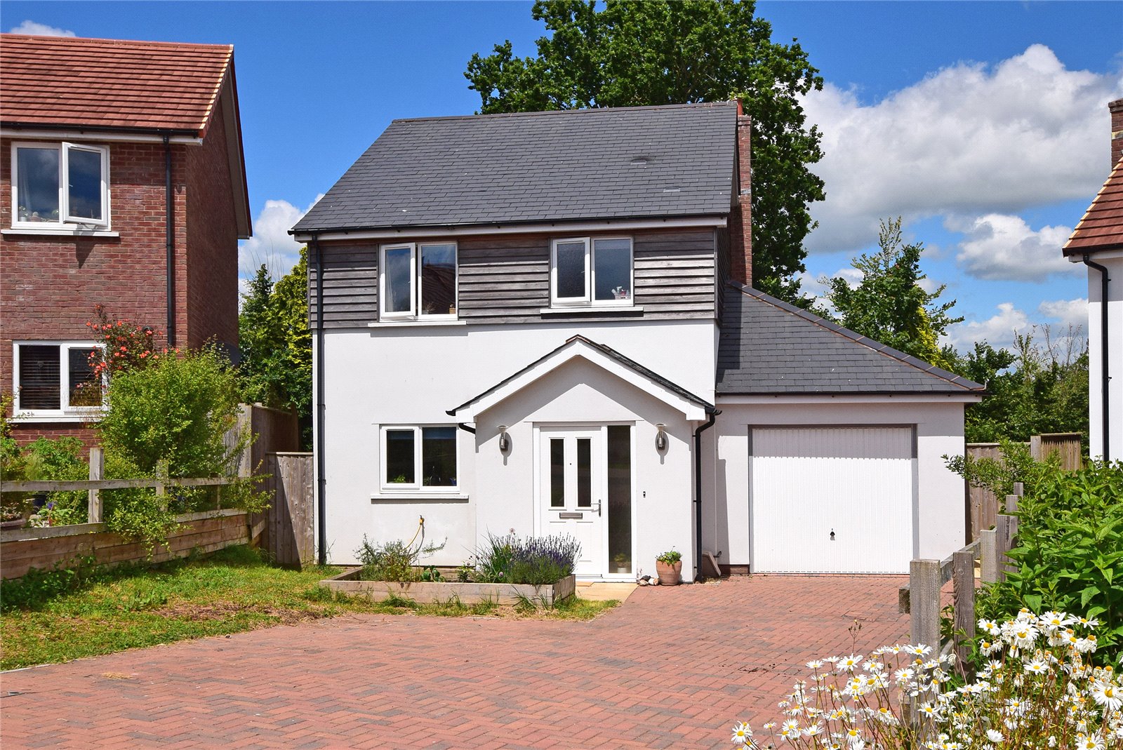 3 bedroom Detached house Under Offer