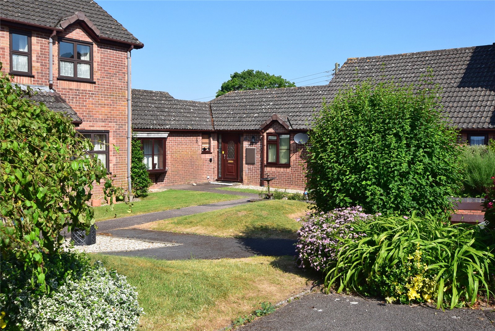 2 bedroom Detached bungalow Under Offer
