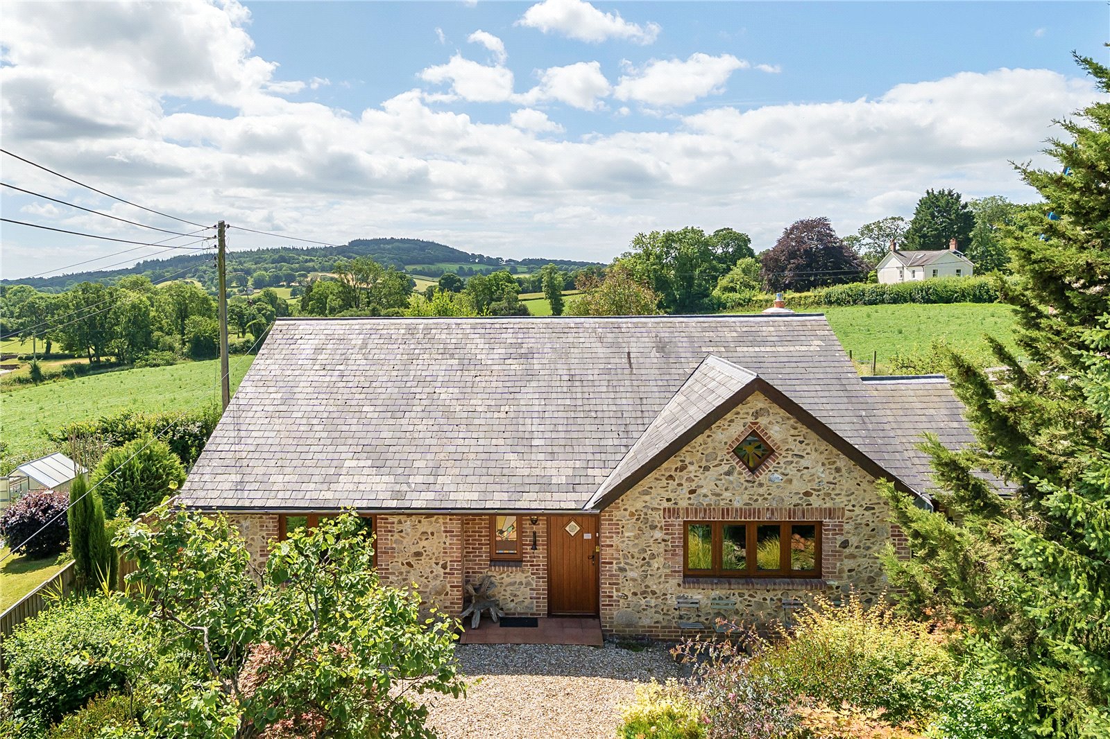 3 bedroom Detached bungalow Under Offer
