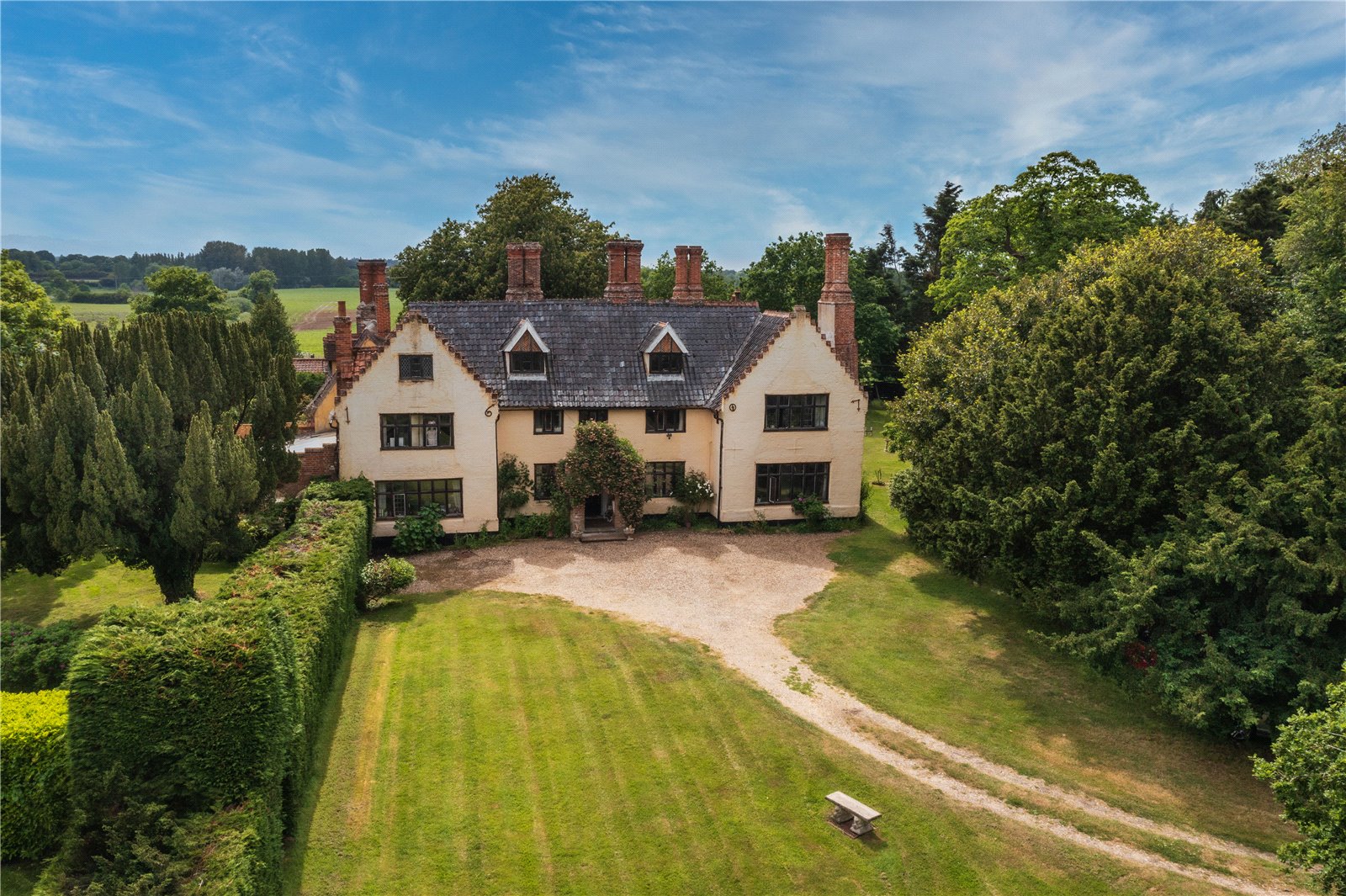 9 bedroom Cottage Under Offer