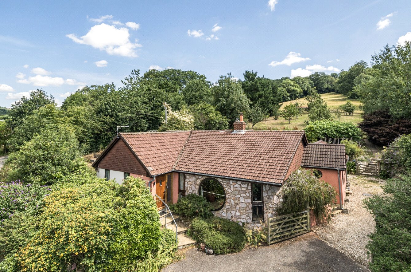 4 bedroom Detached bungalow Under Offer