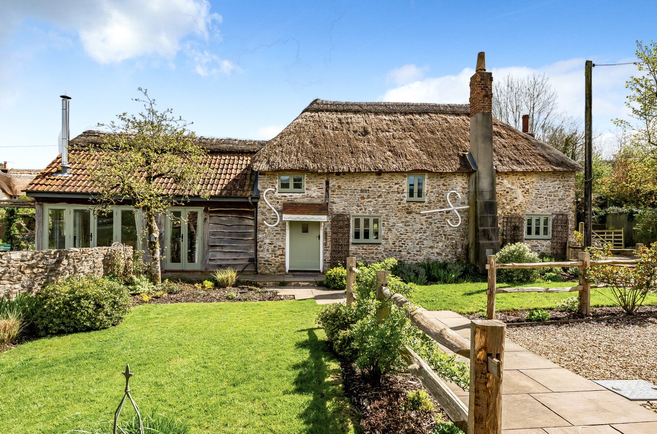 3 bedroom Detached house Under Offer