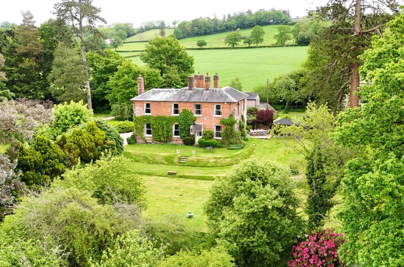 5 bedroom House (unspecified) Sold