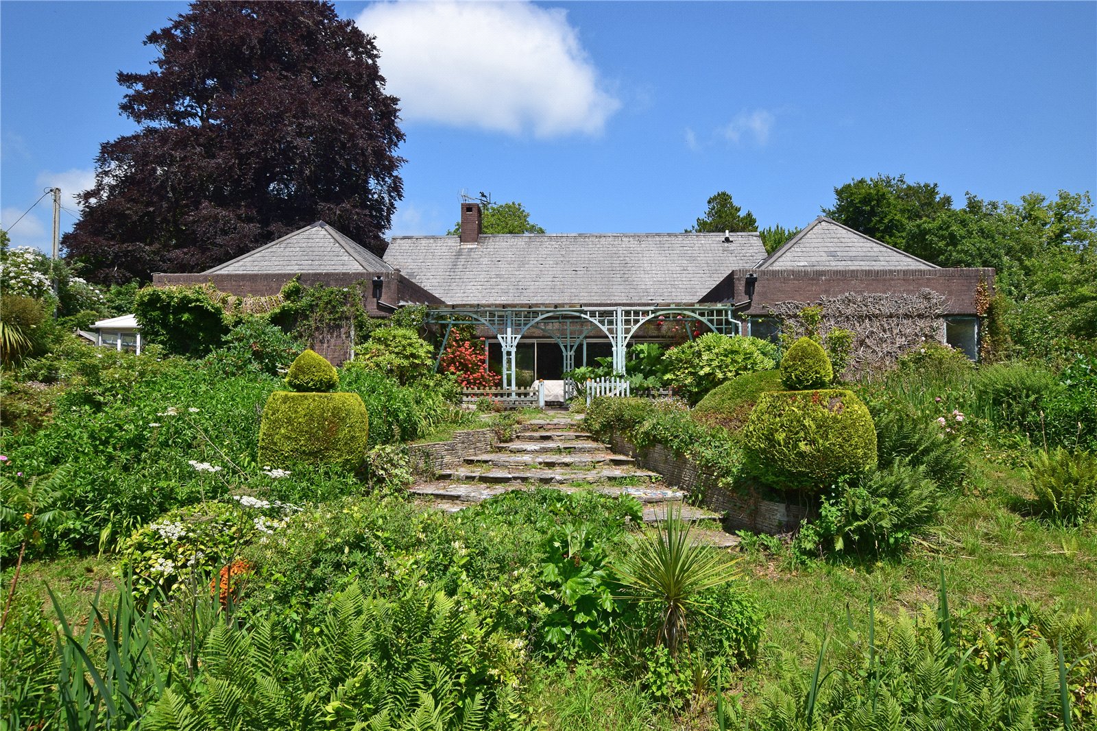 5 bedroom House (unspecified) Sold