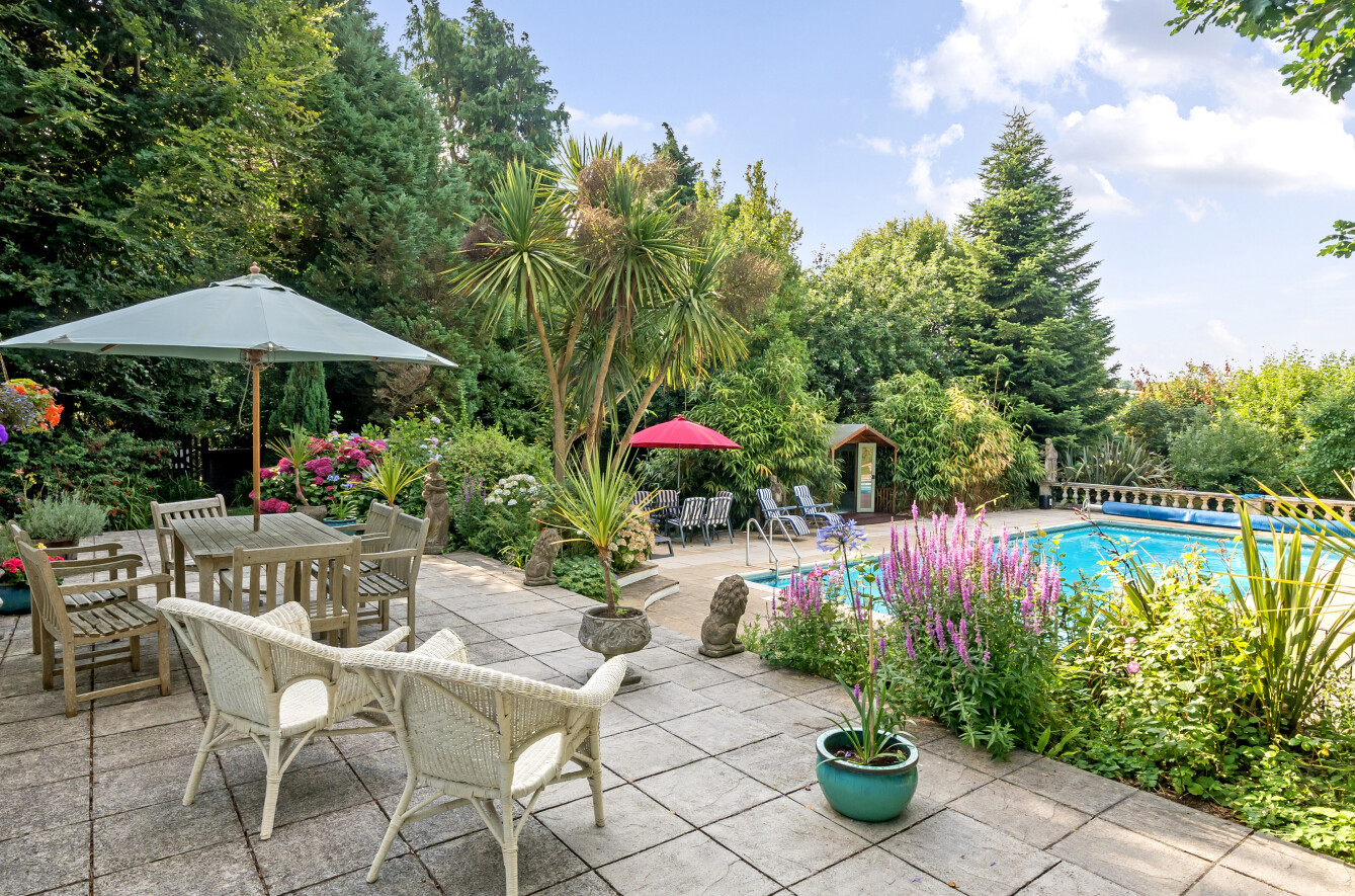 4 bedroom House (unspecified) Under Offer