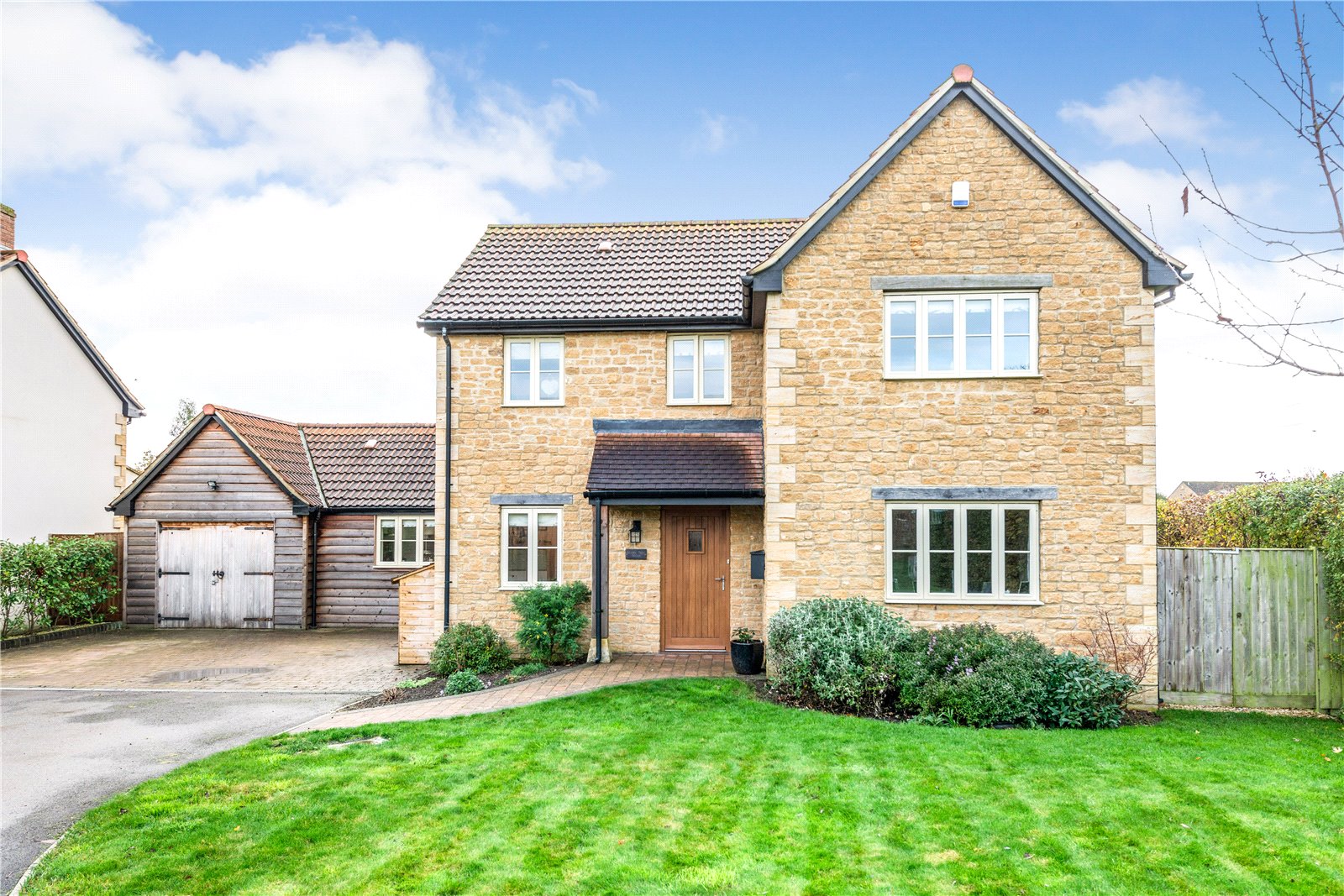 4 bedroom Detached house Sold