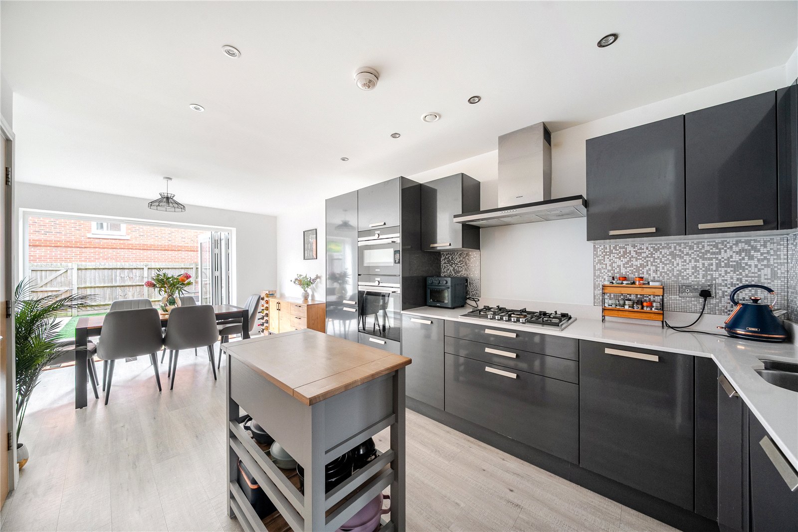 3 bedroom Town house For Sale