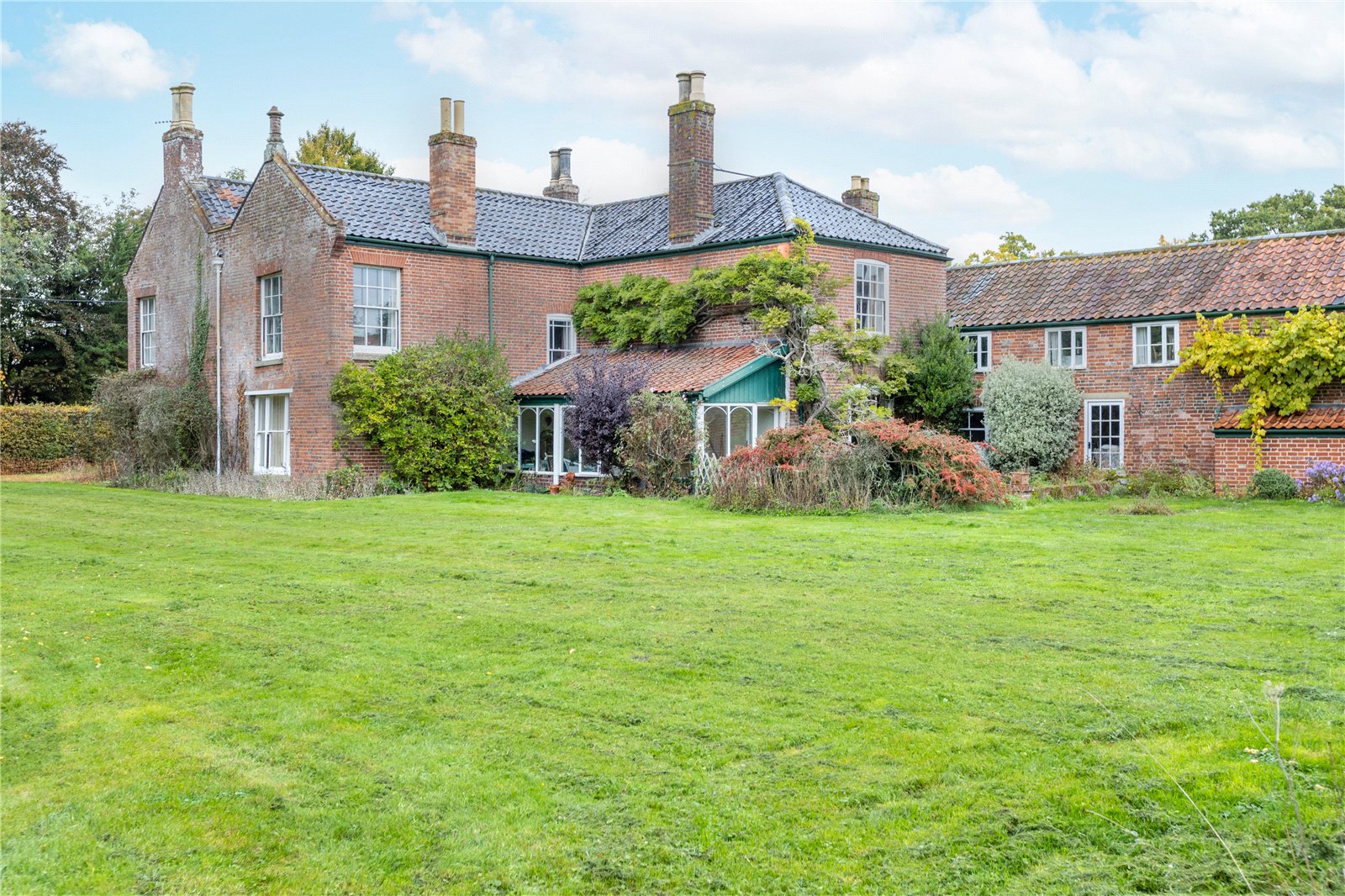 6 bedroom Cottage Under Offer