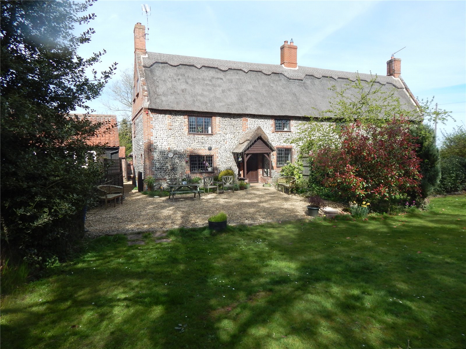 15 bedroom House (unspecified) Under Offer
