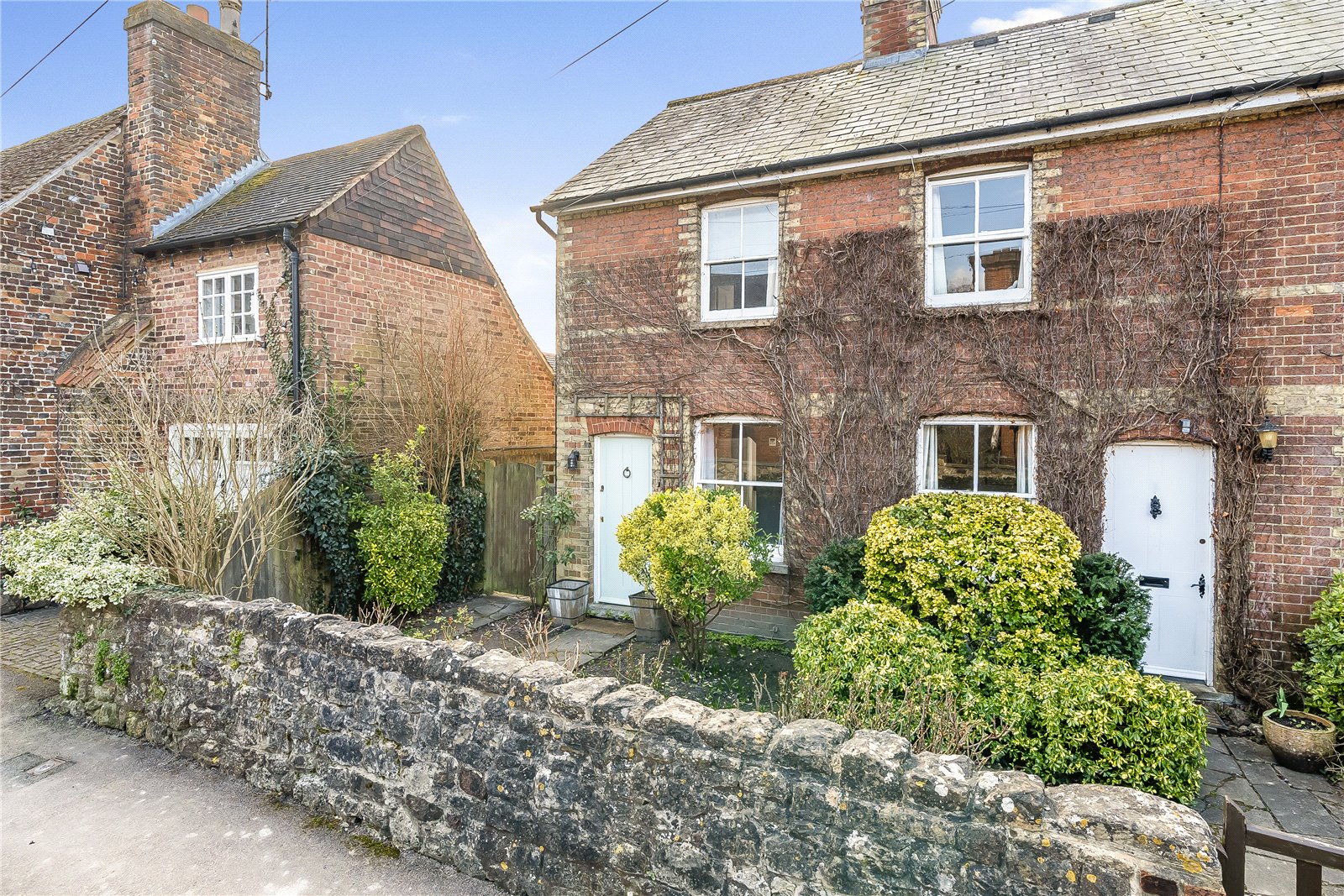 2 bedroom Terraced House Under Offer