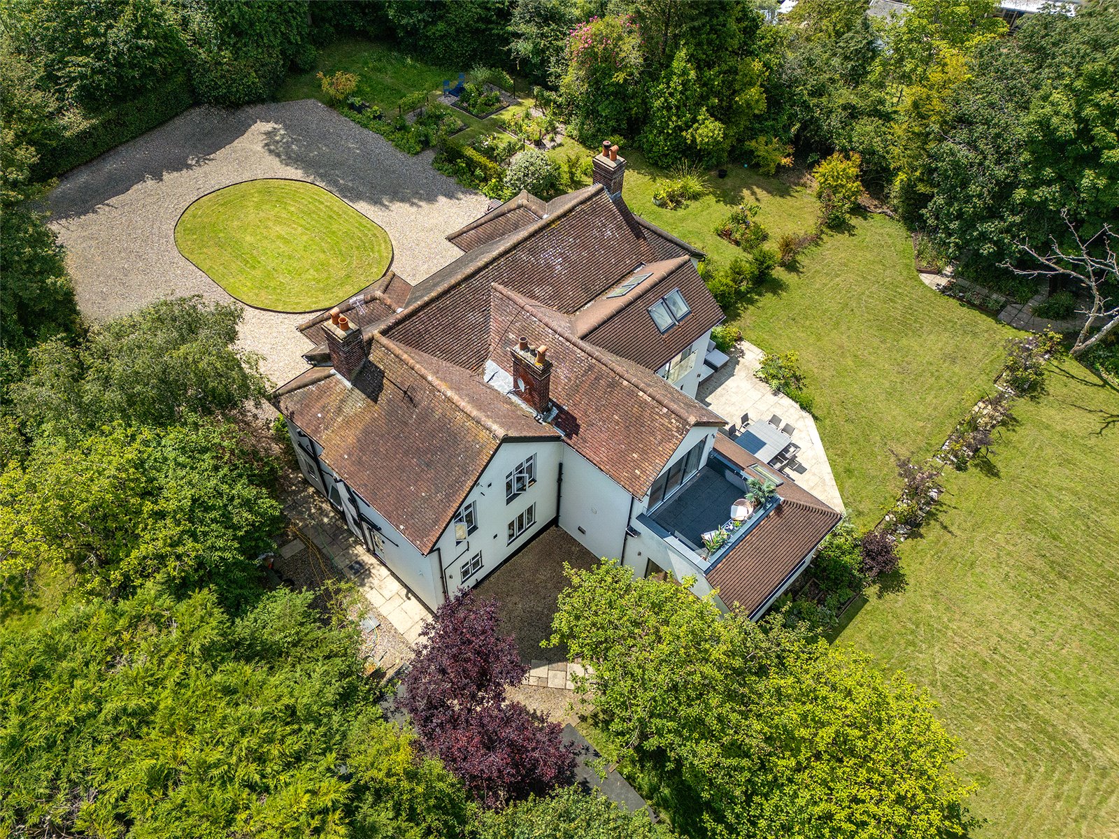 5 bedroom House (unspecified) Under Offer