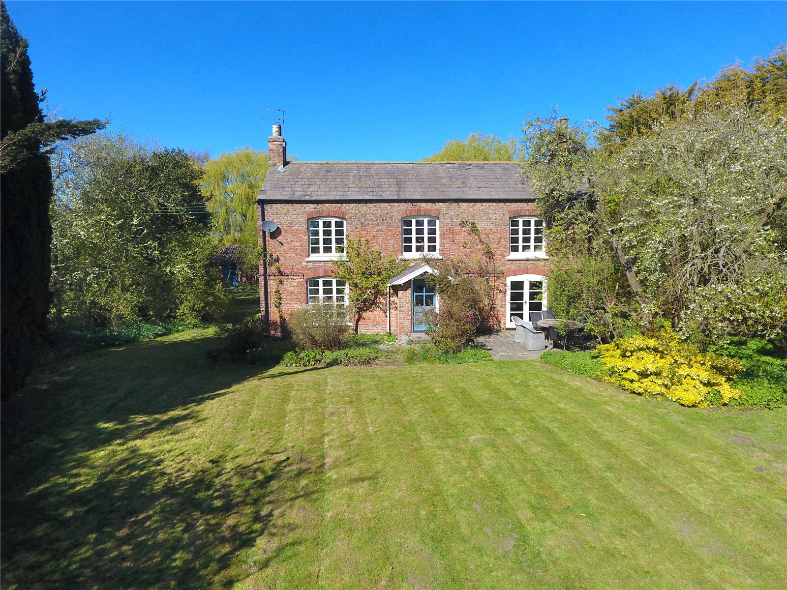 4 bedroom House (unspecified) Under Offer