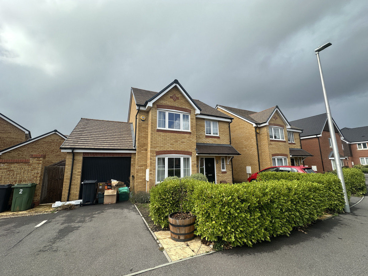4 bedroom Detached house To Let