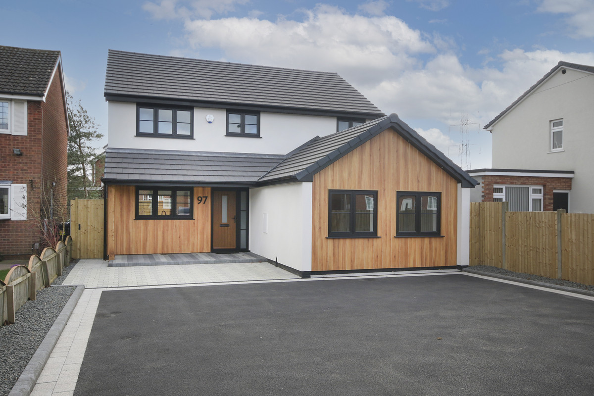 4 bedroom Detached house To Let