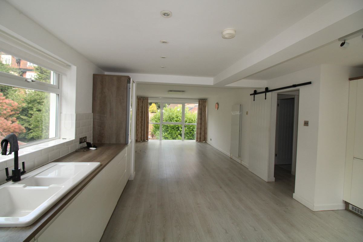 2 bedroom Castle To Let