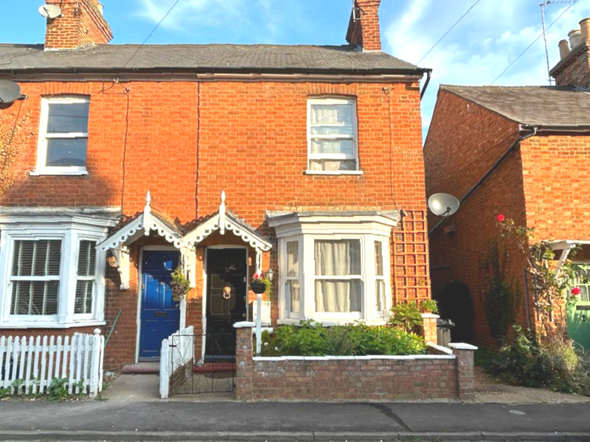 3 bedroom Terraced House To Let