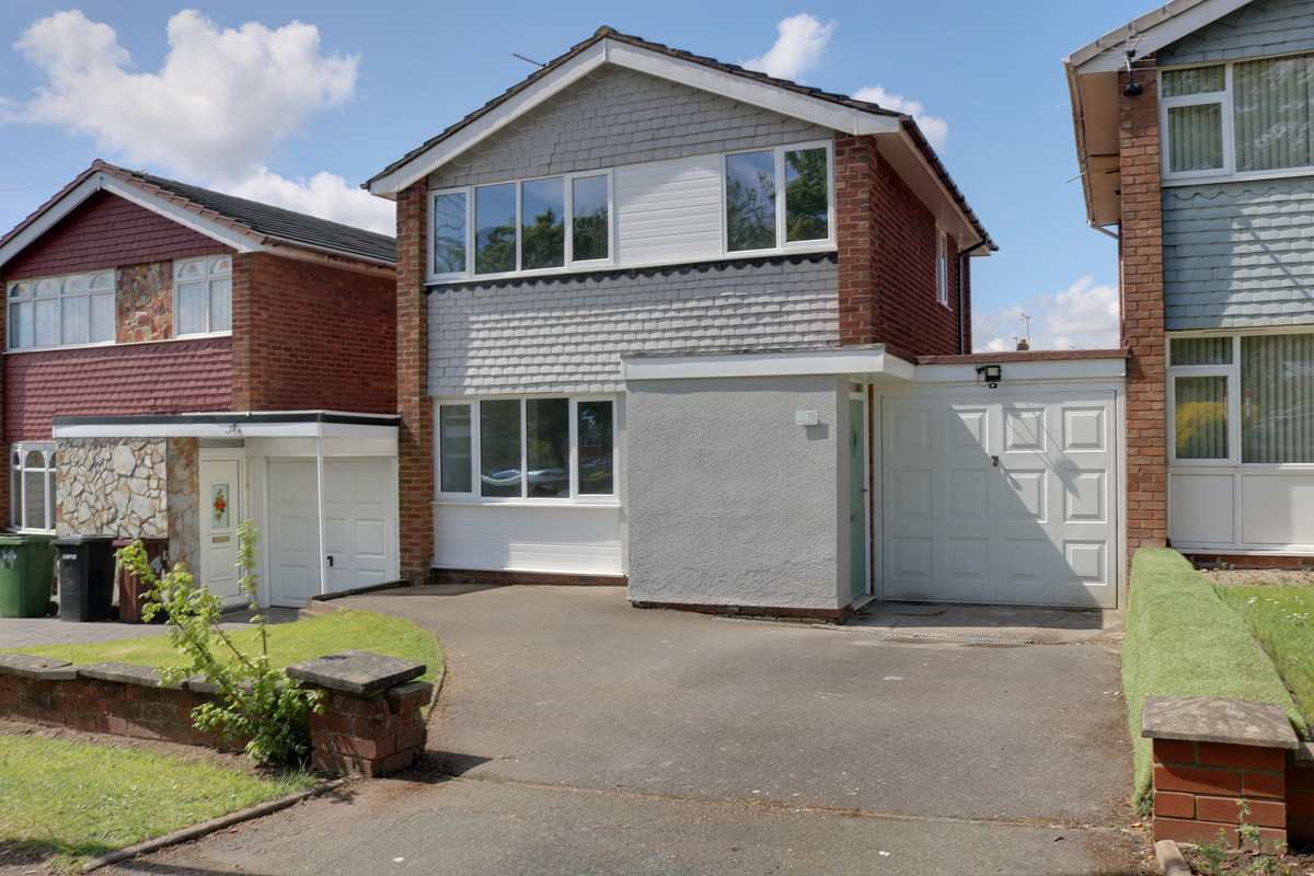 3 bedroom Detached house To Let