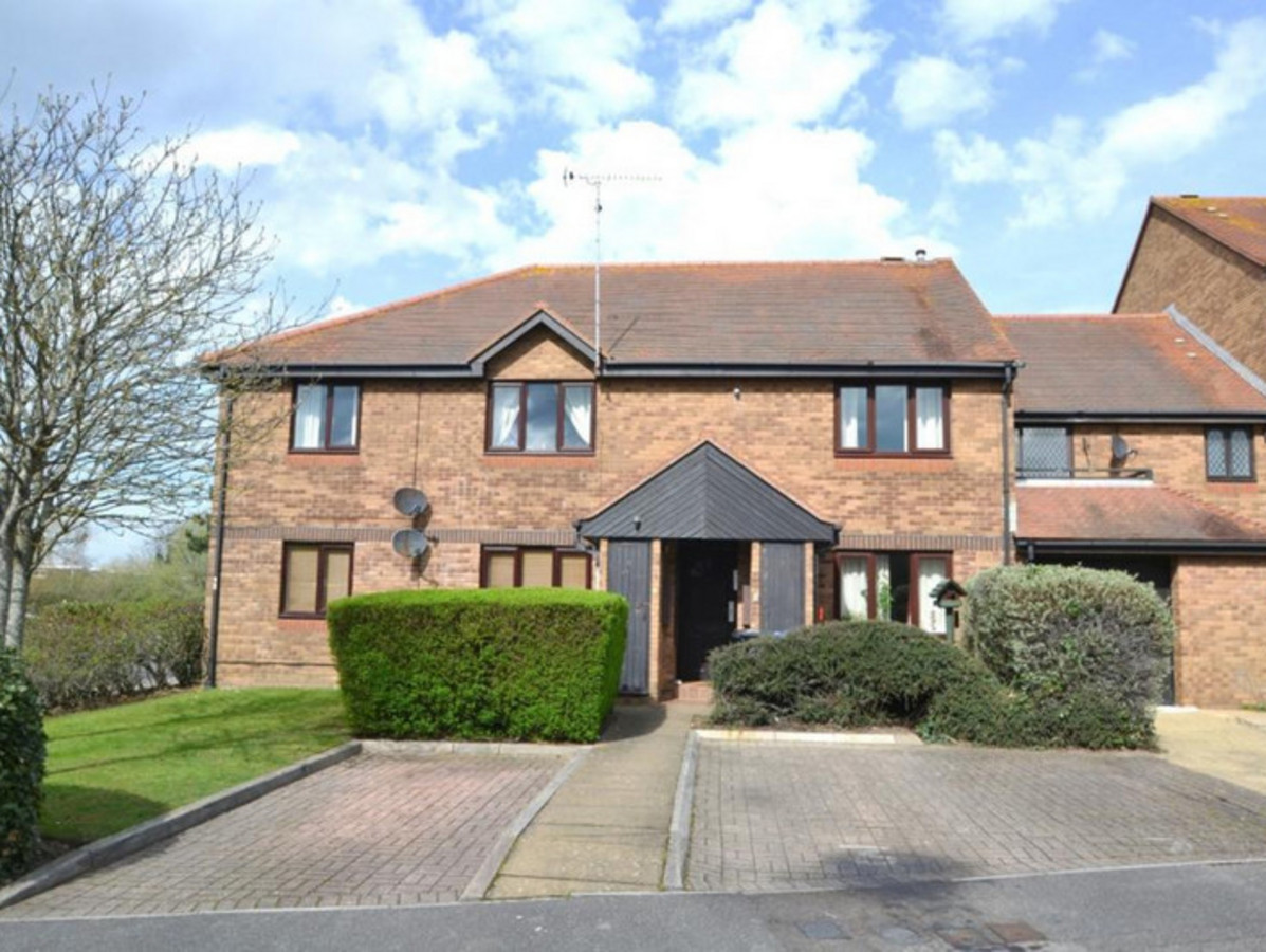 1 bedroom Apartment To Let