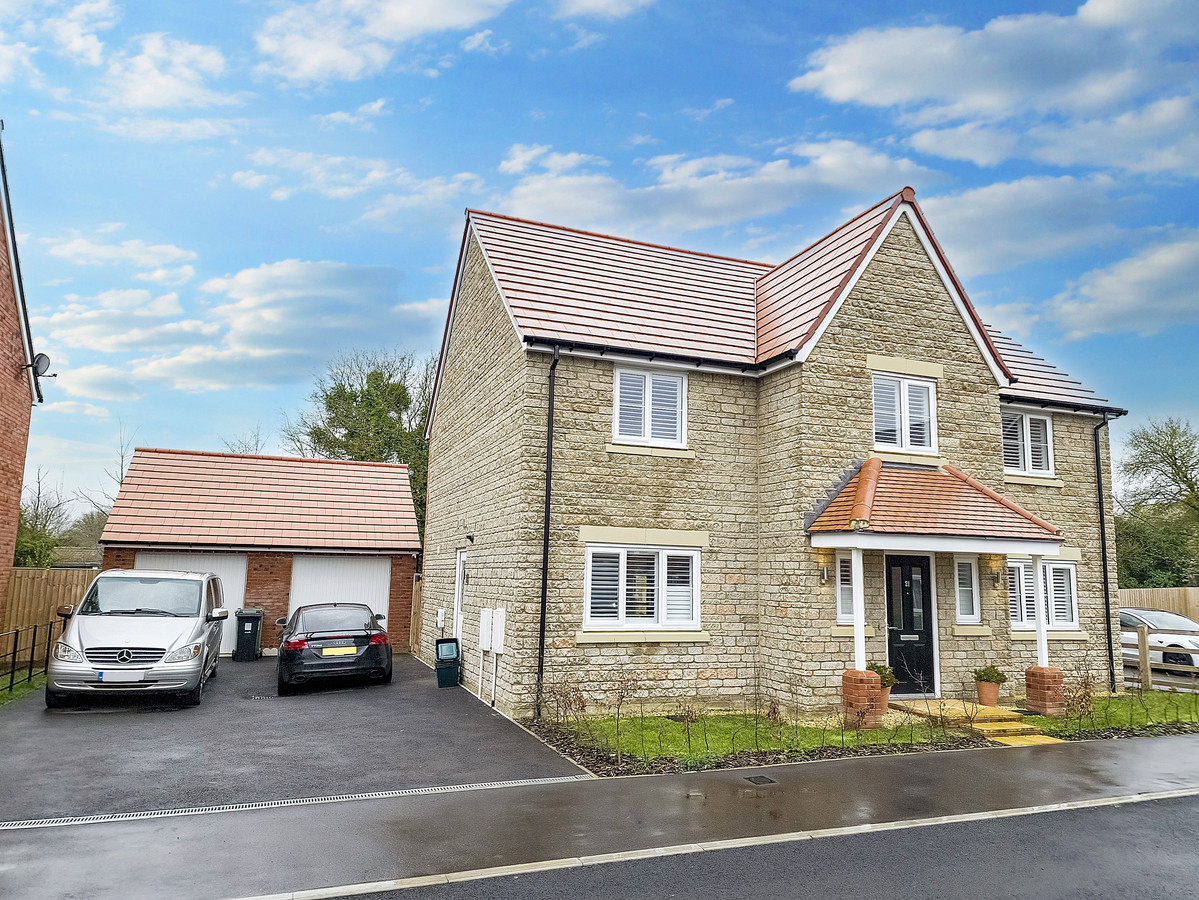 4 bedroom Detached house To Let