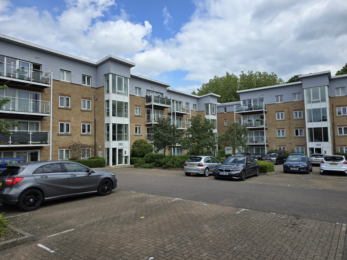 2 bedroom Apartment To Let