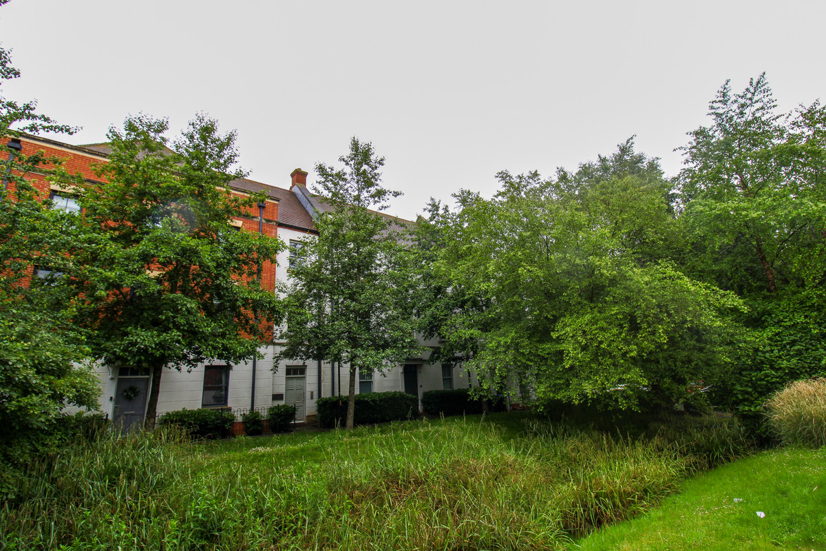 2 bedroom Apartment To Let