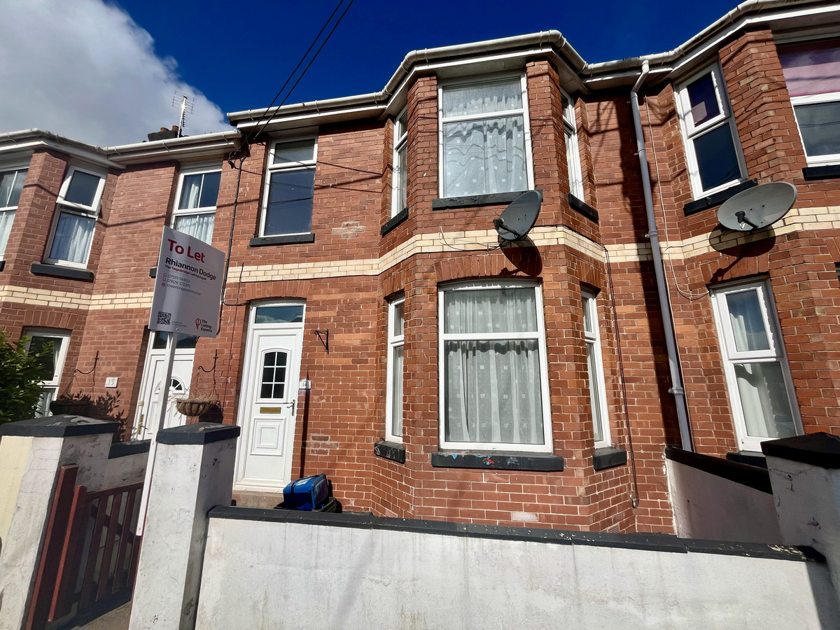 4 bedroom Terraced House To Let